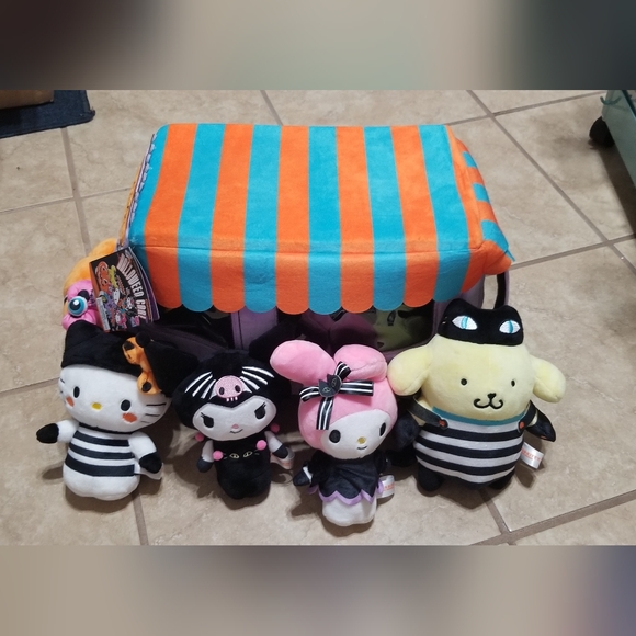 Kidrobot x Sanrio Hello Kitty & Friends Halloween Car Plush Set - Picture 4 of 6